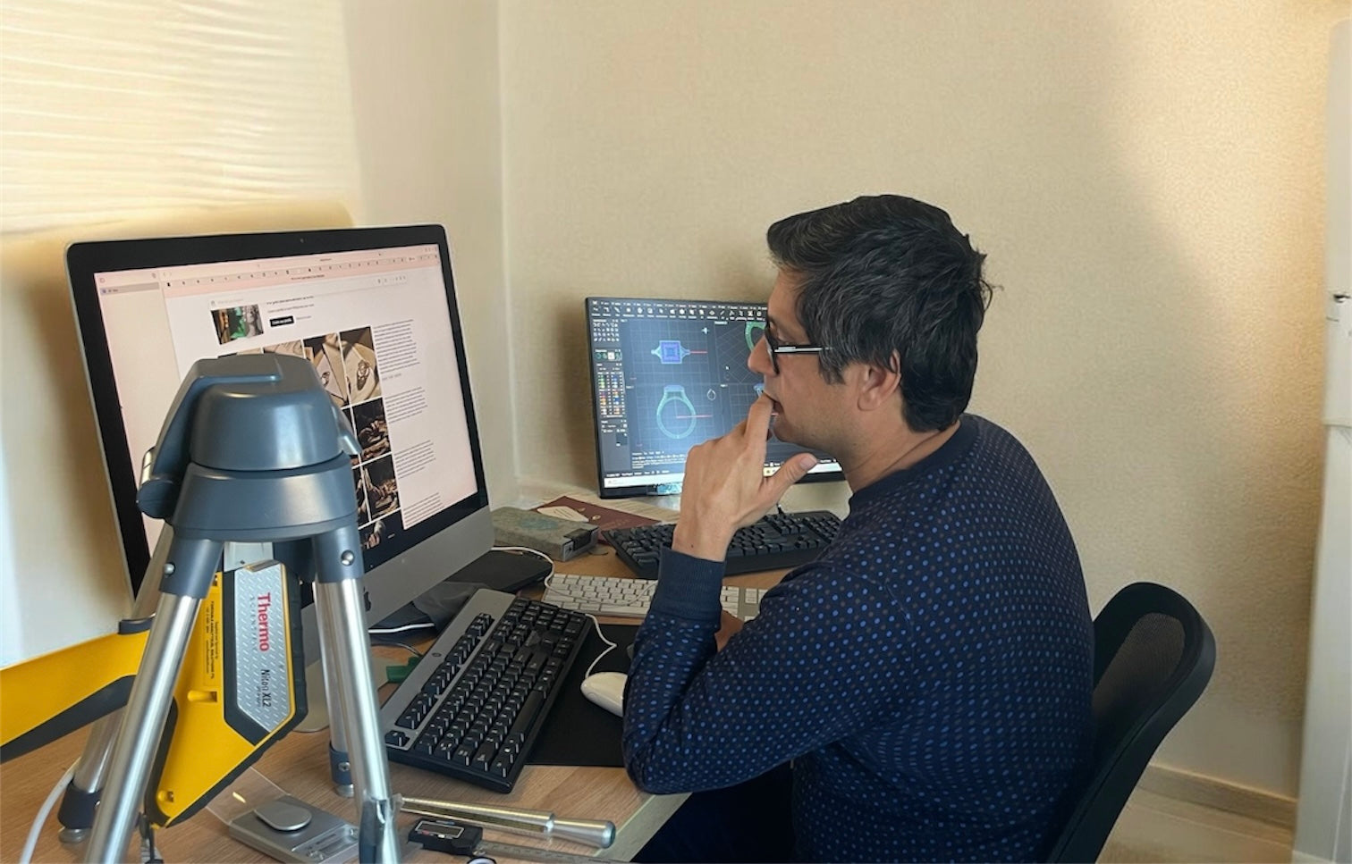 Master jeweller Farid designing a bespoke ring using CAD software at the Syna Jewellery Brisbane workshop